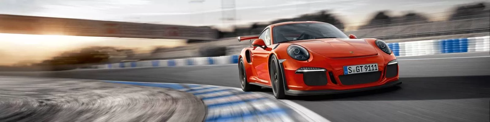 Porsche 911 GT3 RS: гоночный автомобиль для кольцевых трасс и повседневных поездок