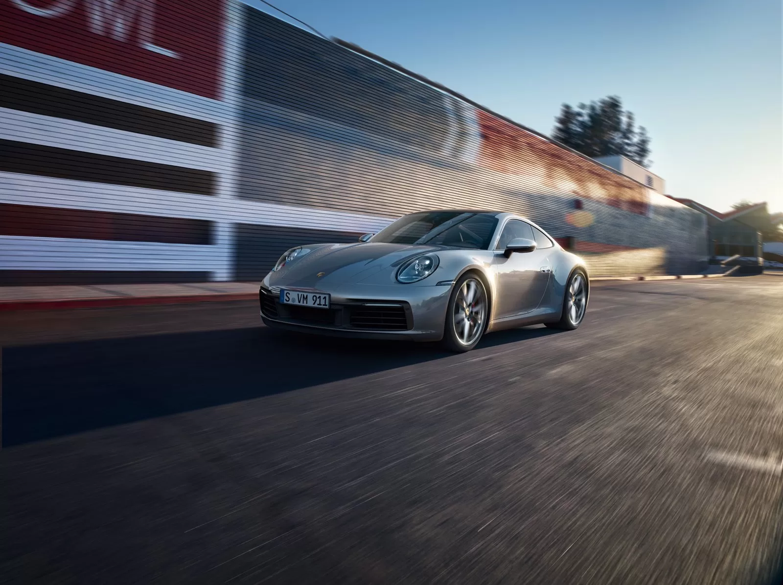 Новый Porsche 911 – икона дизайна и высокотехнологичный спортивный автомобиль 