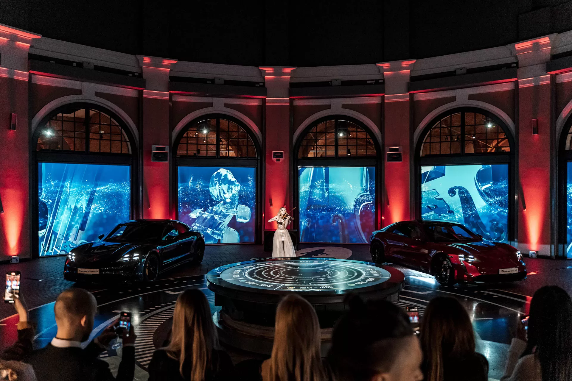 Презентация Porsche Taycan в Музее железных дорог России